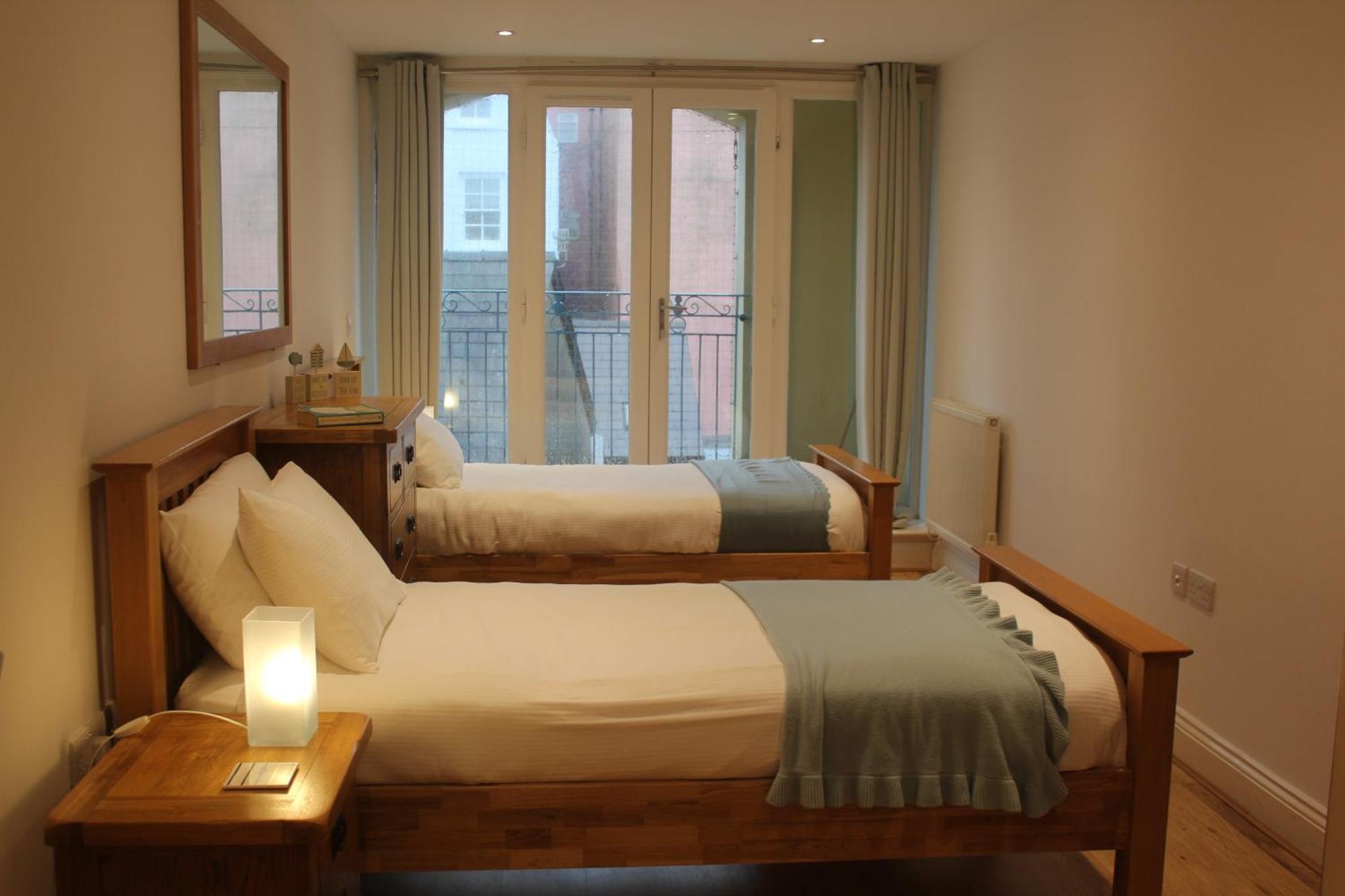 Stylish Flat In Central Tenby & Free Parking Exterior foto